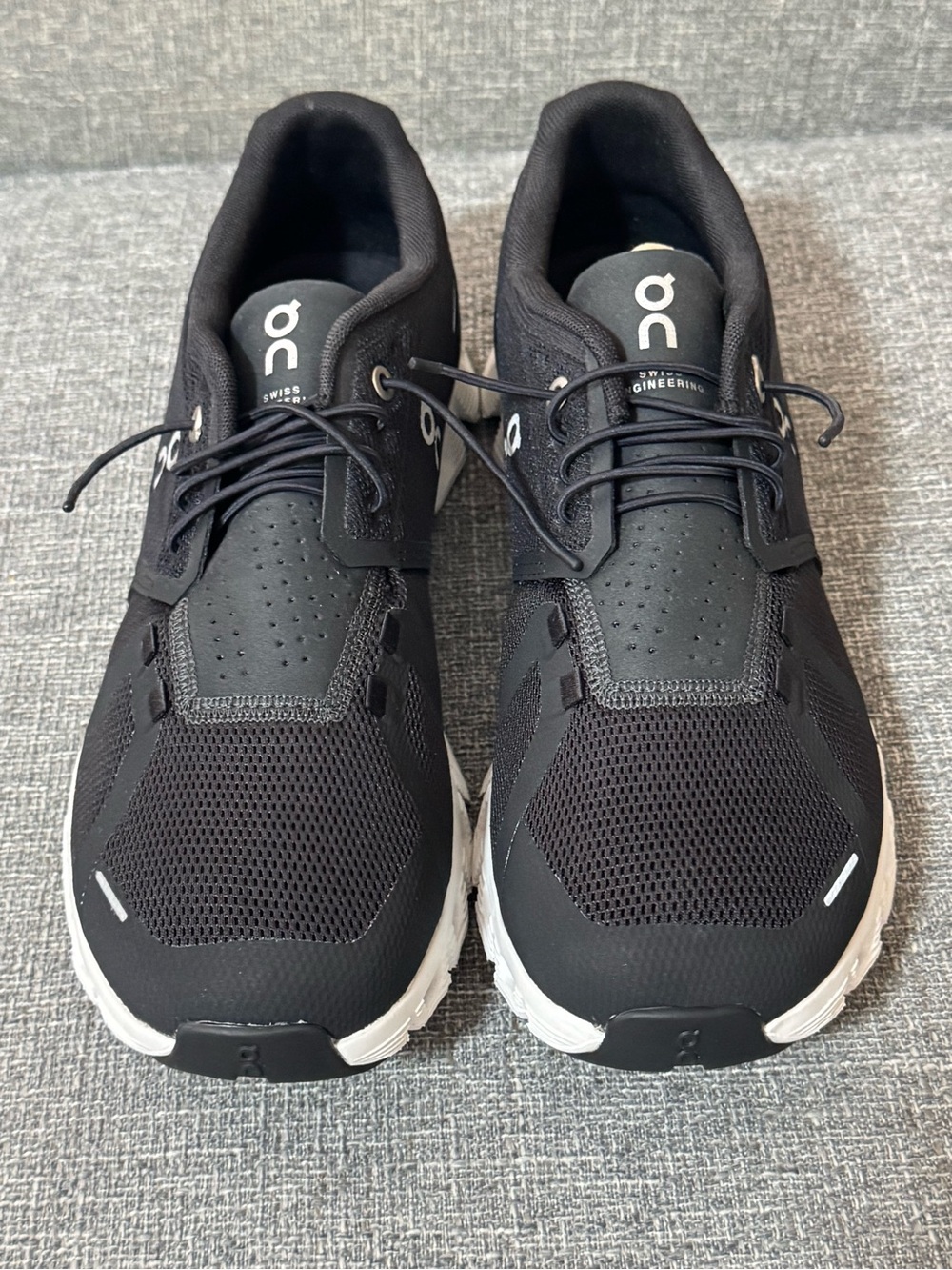 On Running Cloud 5 Black and White Mens - Picture 5 of 15